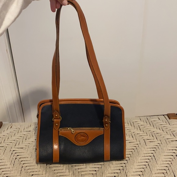 Dooney and bourke bag - Picture 3 of 6